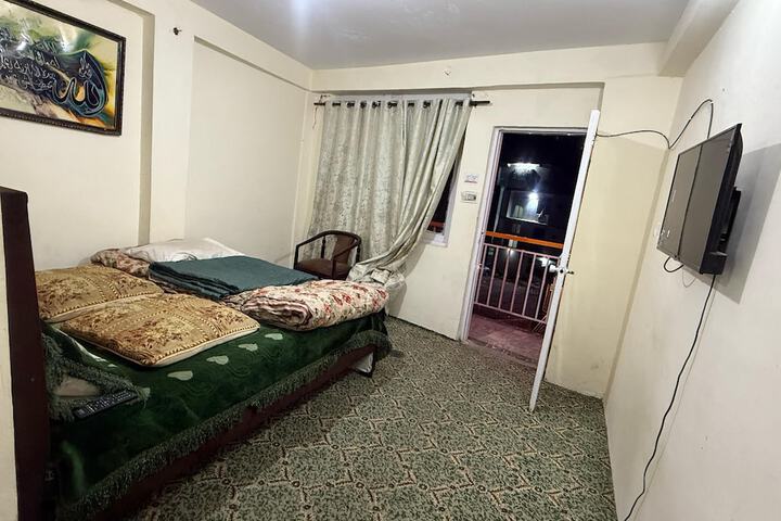Room 17 of 36