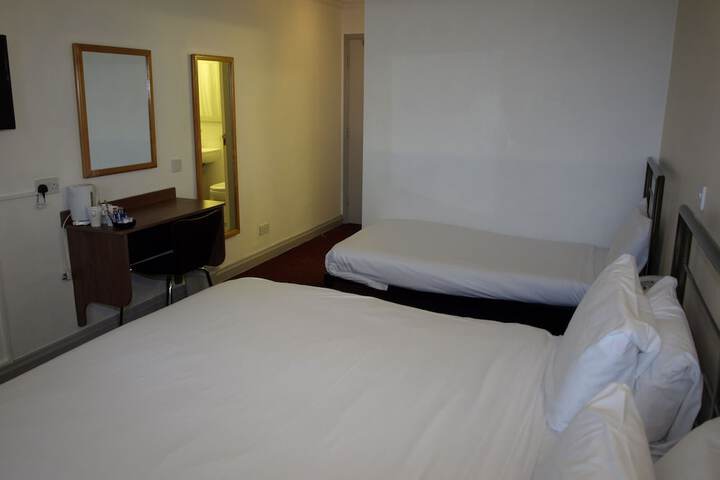 Room 53 of 236