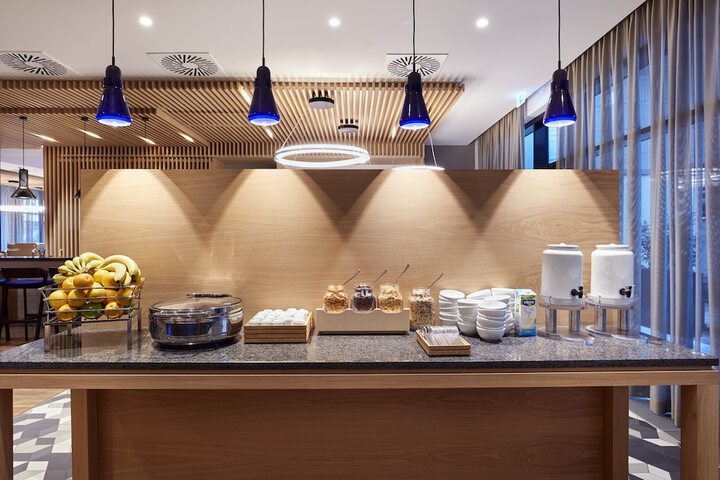 Breakfast/Coffee Service 52 of 77
