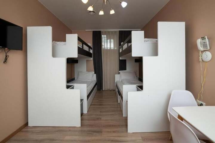 Room 3 of 27