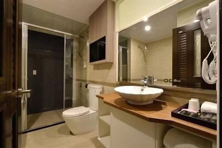 Room 19 of 28