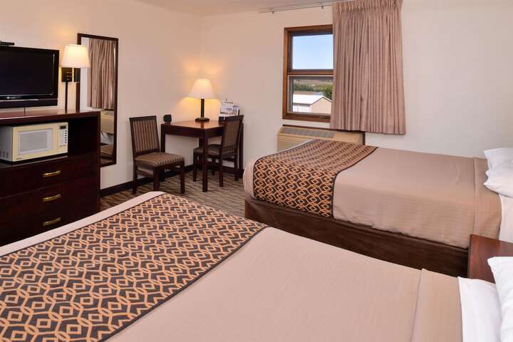 2 Double Beds (6 of 8)