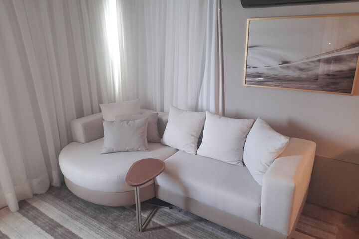 Room 8 of 67