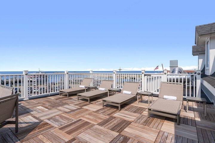 Terrace/Patio 8 of 20
