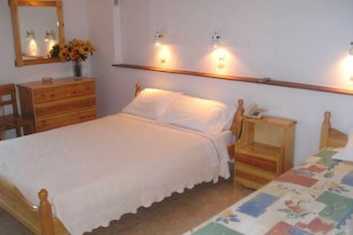 Room 1 of 3