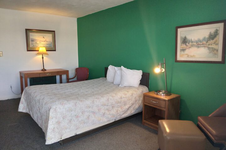 Room 4 of 64