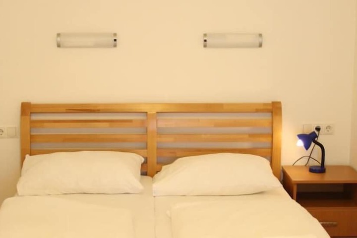Room 16 of 31