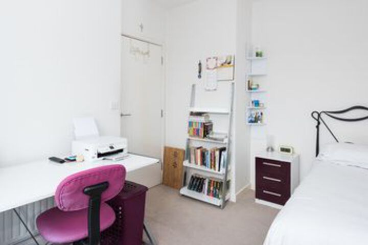 Room 10 of 18