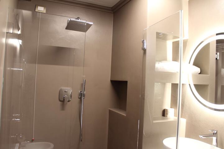 Room 54 of 90