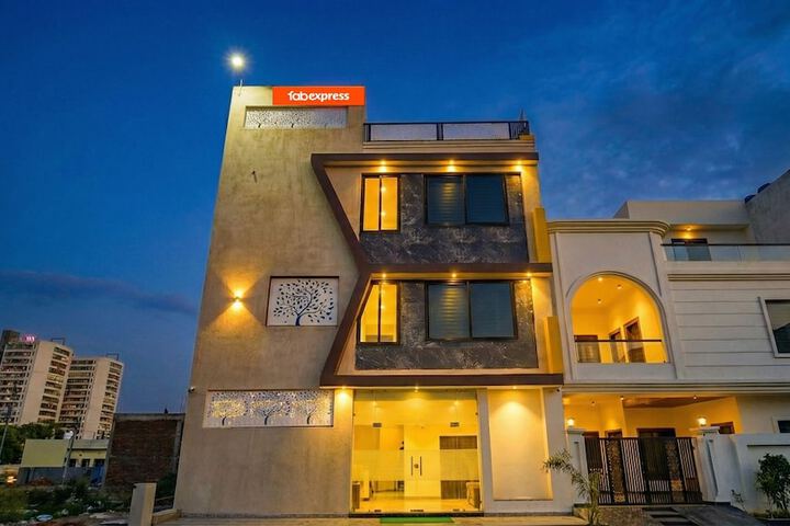 FabHotel Dream Paradise