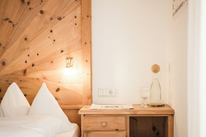Room 4 of 44