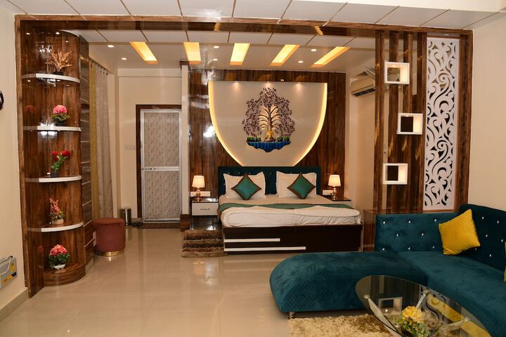 Room 19 of 73