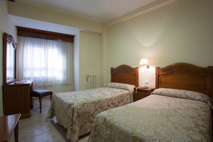 Room 9 of 29