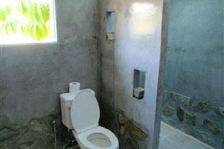 Room 2 of 6