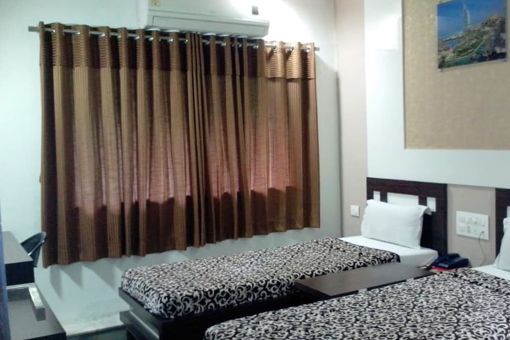 Hotel Decent