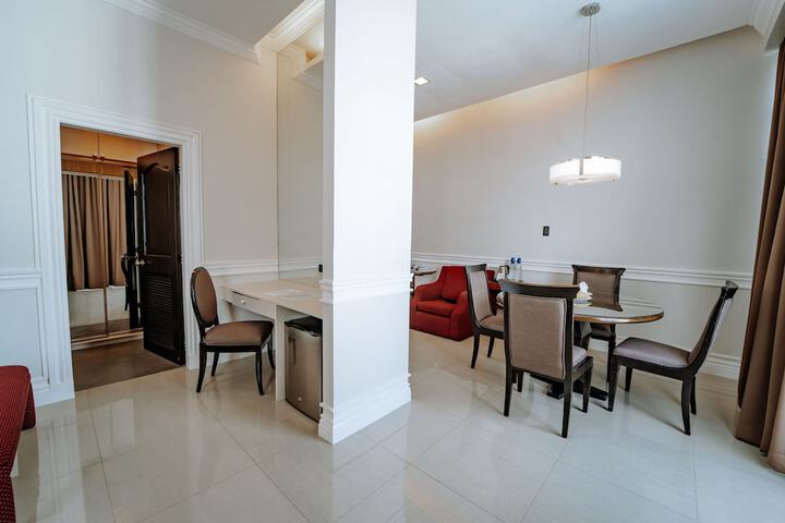 Room 12 of 38