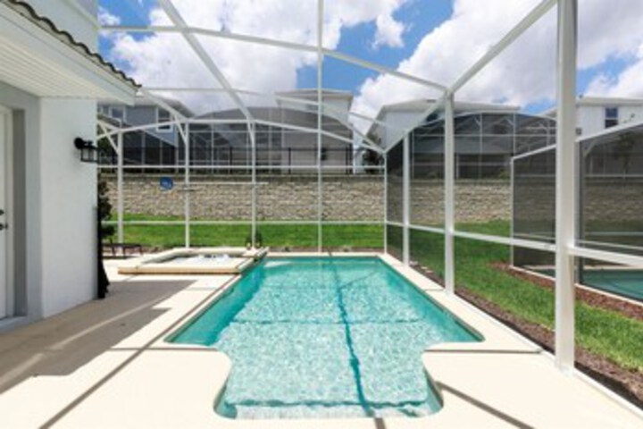 Pool 13 of 35
