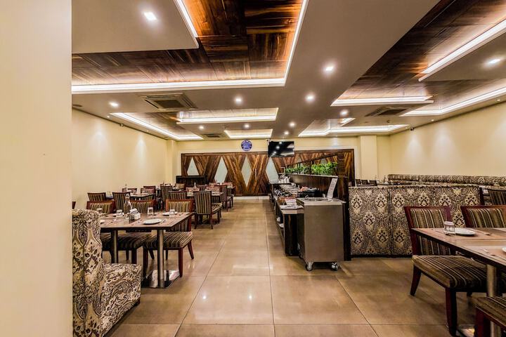Dining 40 of 57