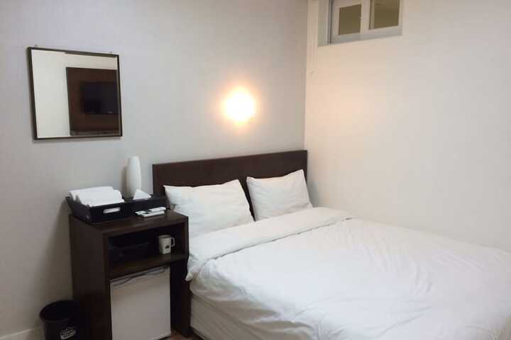 Room 17 of 81