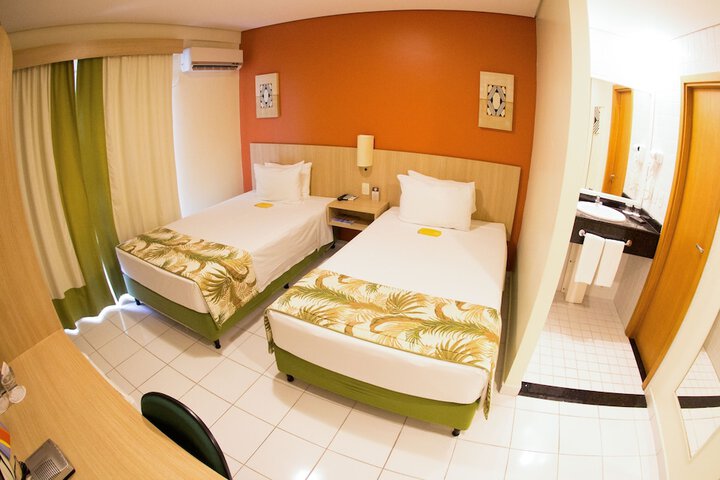 Room 7 of 38