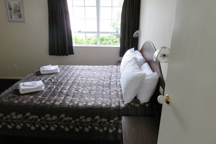 Room 51 of 141