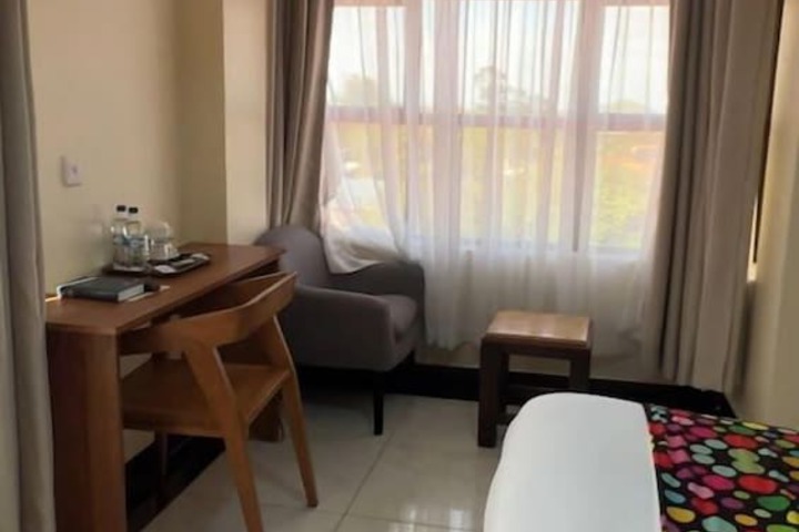 Room 4 of 61