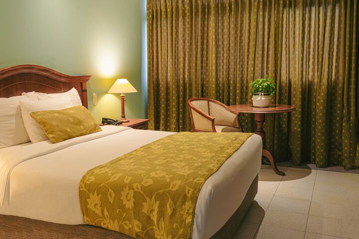 Room 15 of 111