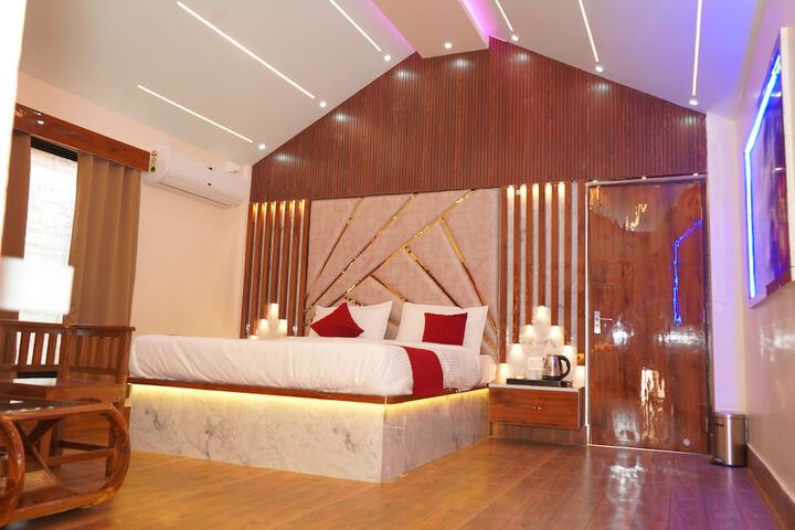 Room 4 of 24