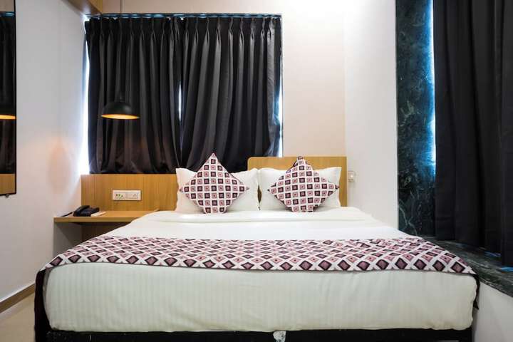 Room 9 of 14