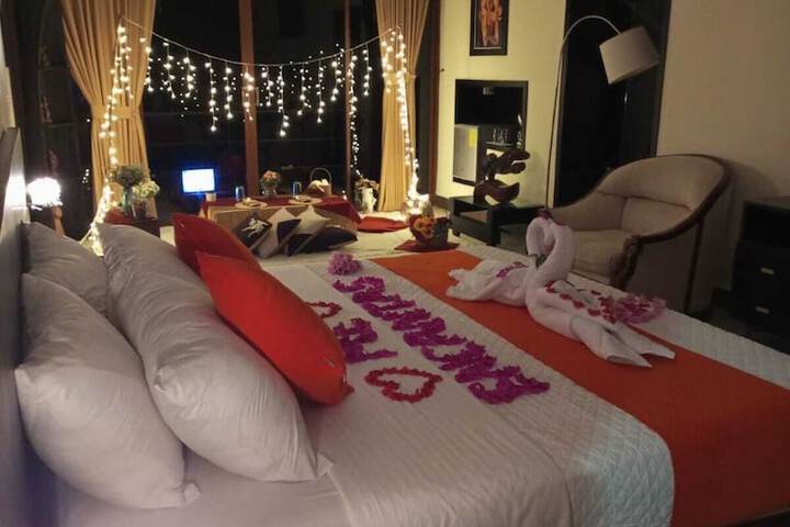 Room 8 of 28