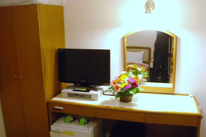 Room 19 of 45