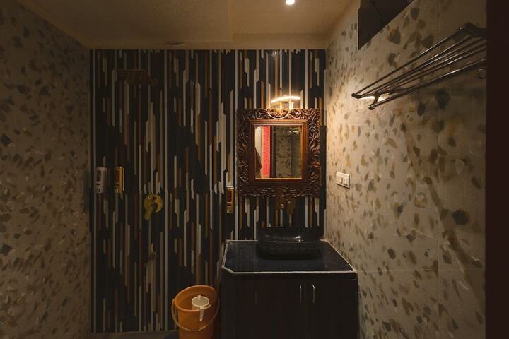 Room 46 of 64