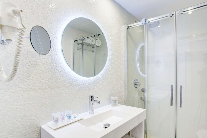 Bathroom Interior Photo