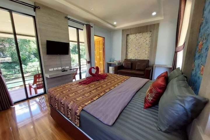 Room 5 of 82