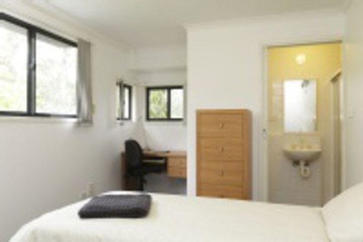 Room 42 of 252