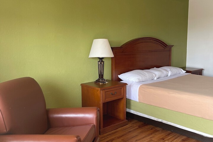 Room 3 of 15