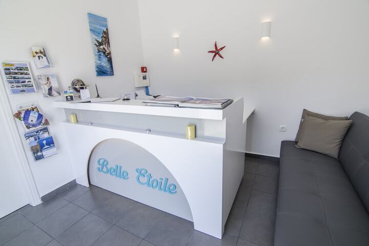 Check-in/check-out kiosk
