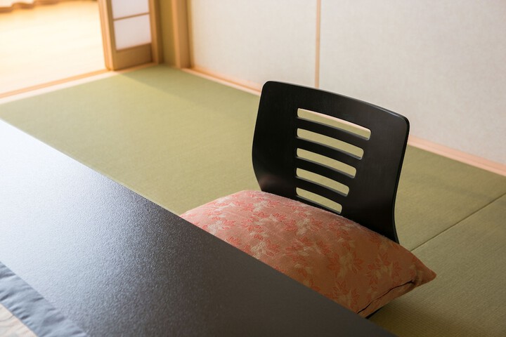 Room 4 of 80