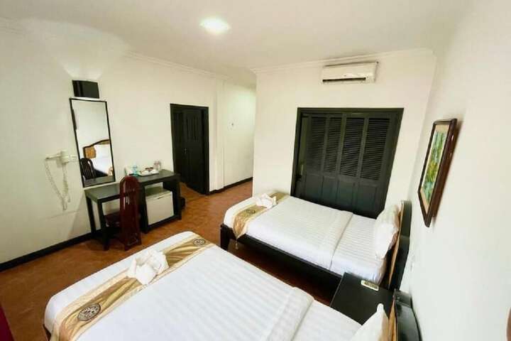 Room 12 of 23