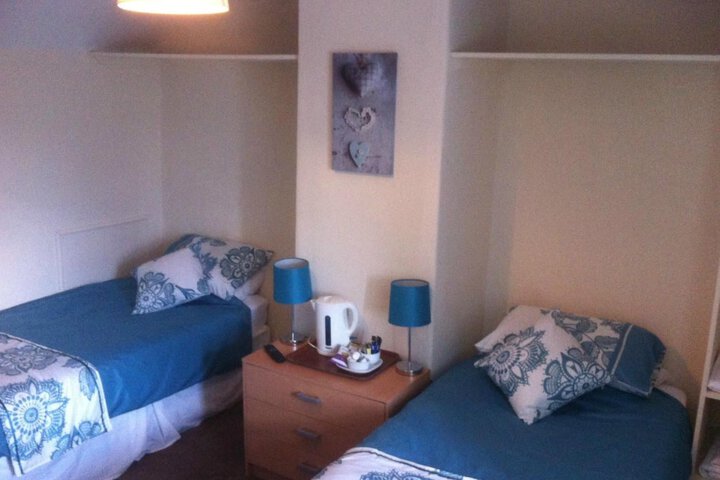 Room 3 of 7