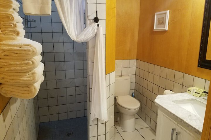 Room 47 of 77