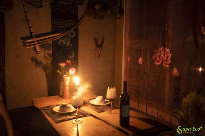 Dining 12 of 19