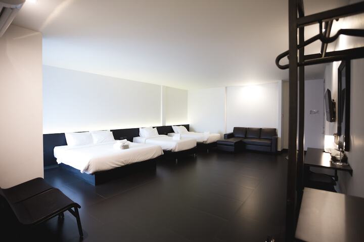 Room 22 of 74