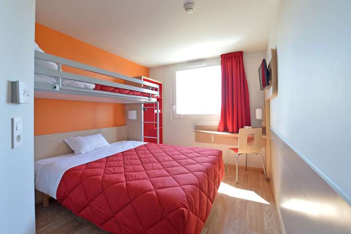 Room 10 of 73