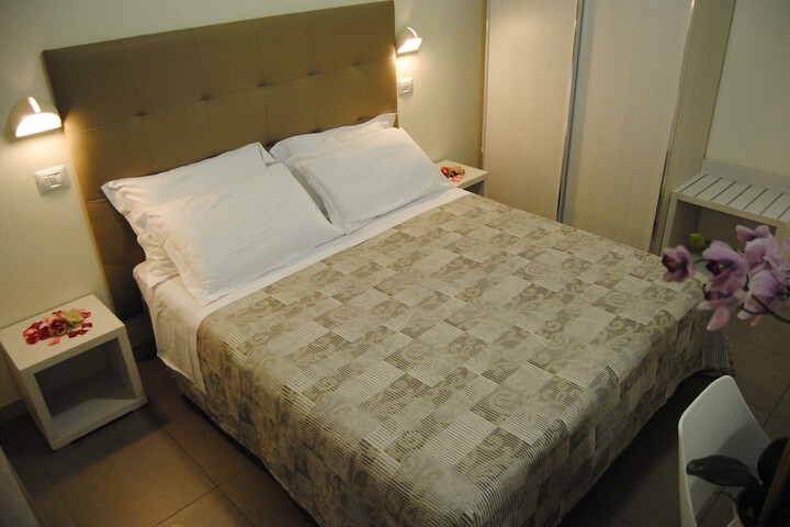 Room 10 of 46