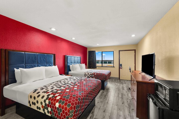Room 10 of 24