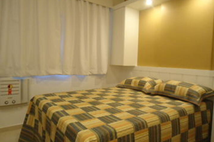 Room 6 of 14