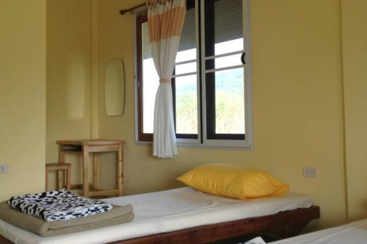 Room 2 of 5
