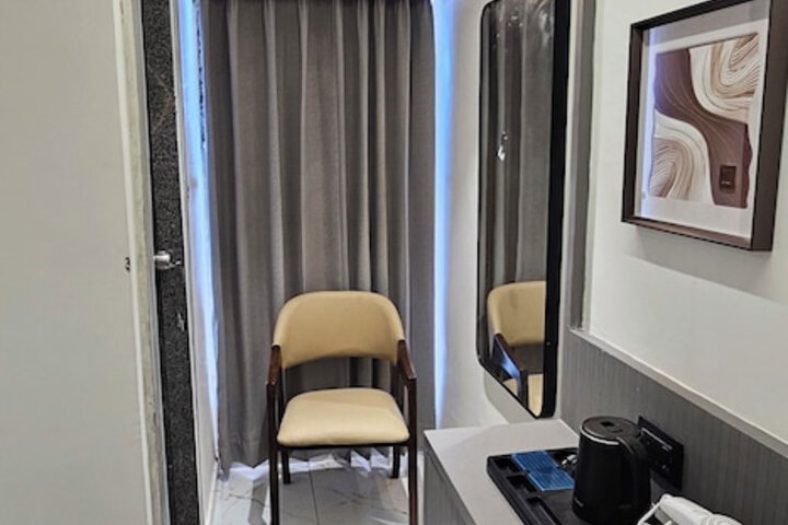 Room 16 of 23