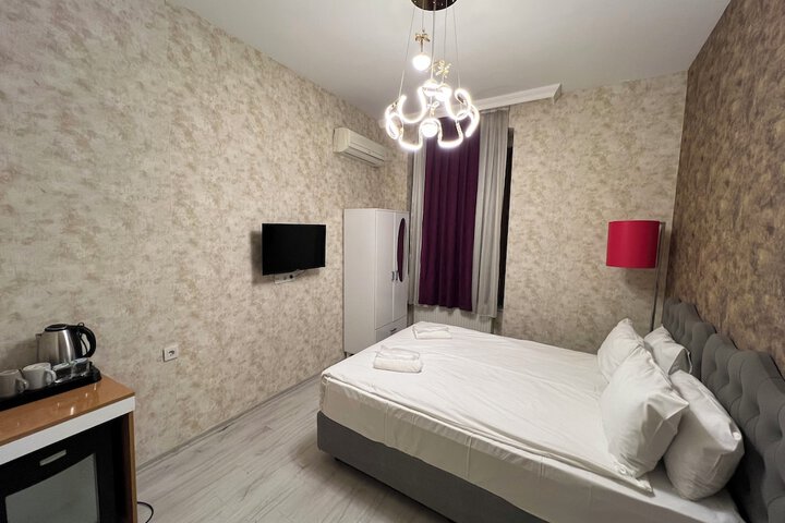 Room 25 of 74